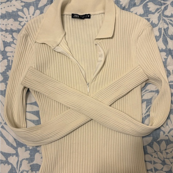 Zara Ivory Ribbed Knit Top - Picture 2 of 2